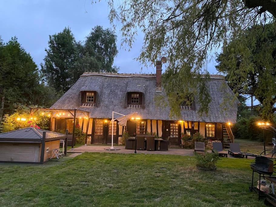 Chaumiere Familiale Weekend & Vacances Paisible Saint-Philbert-sur-Risle Exteriör bild