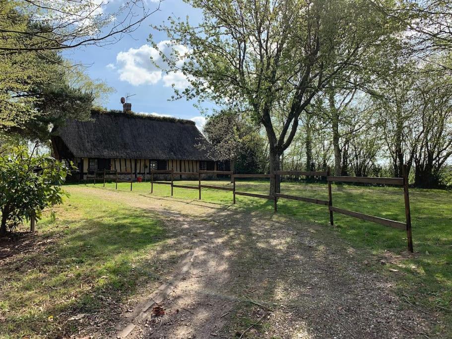Chaumiere Familiale Weekend & Vacances Paisible Saint-Philbert-sur-Risle Exteriör bild