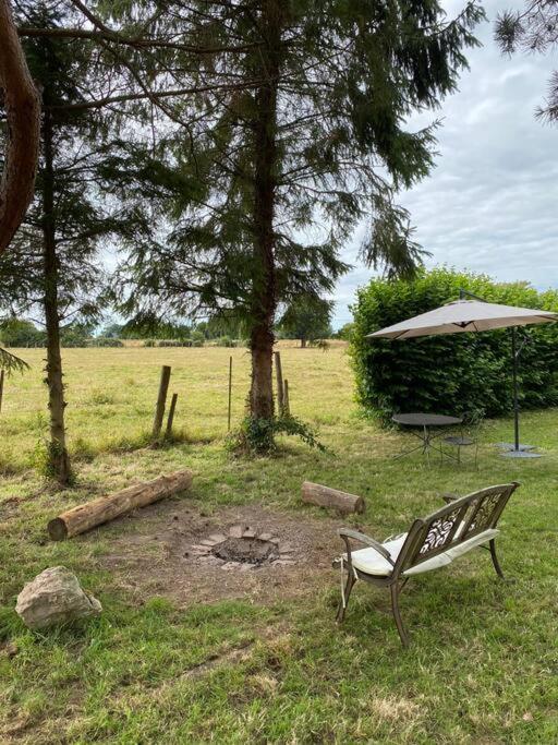 Chaumiere Familiale Weekend & Vacances Paisible Saint-Philbert-sur-Risle Exteriör bild
