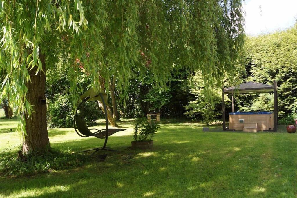 Chaumiere Familiale Weekend & Vacances Paisible Saint-Philbert-sur-Risle Exteriör bild