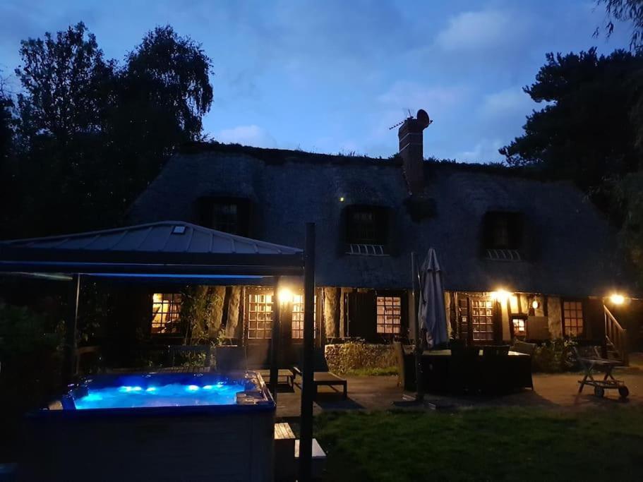 Chaumiere Familiale Weekend & Vacances Paisible Saint-Philbert-sur-Risle Exteriör bild