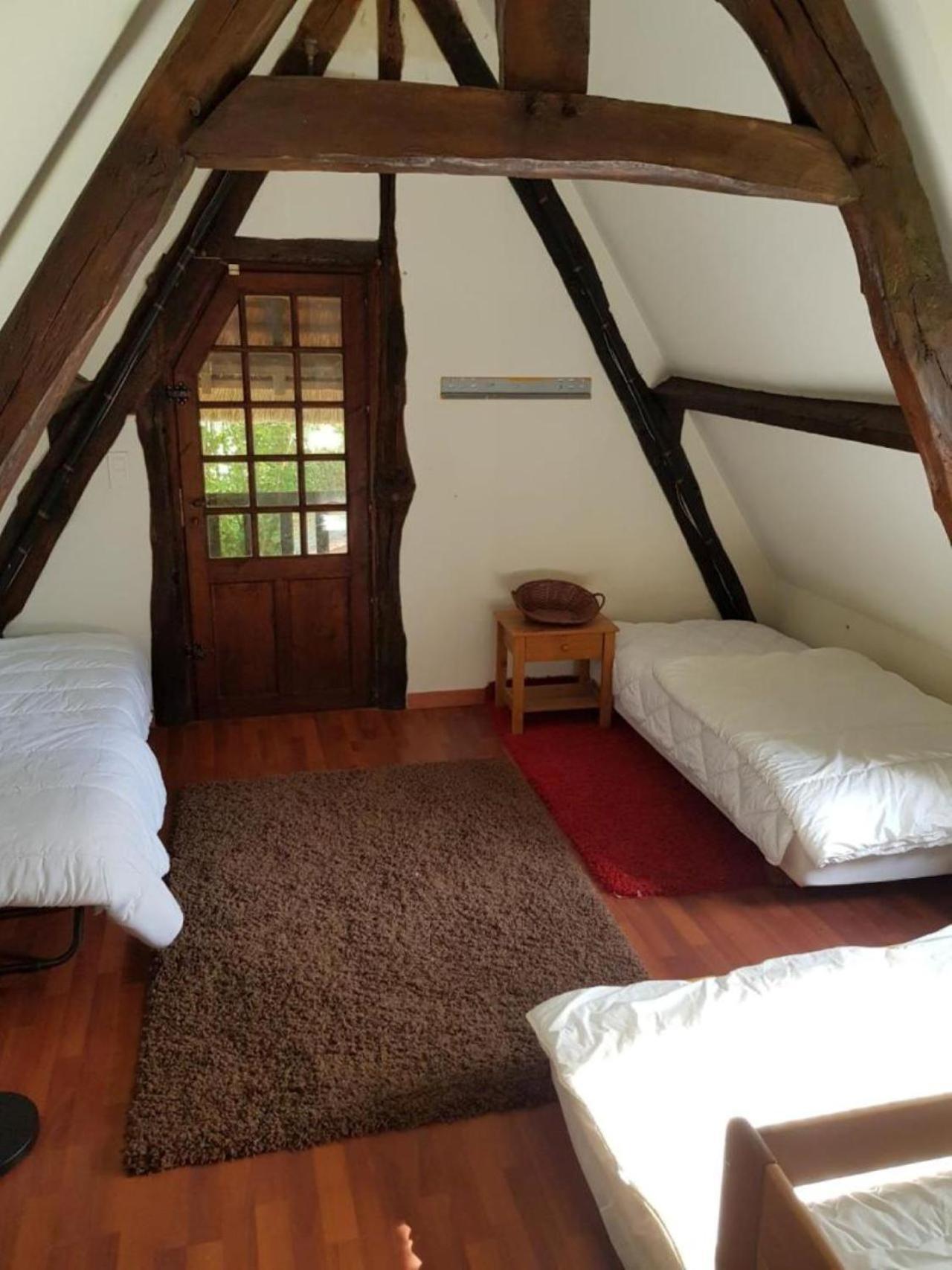 Chaumiere Familiale Weekend & Vacances Paisible Saint-Philbert-sur-Risle Exteriör bild
